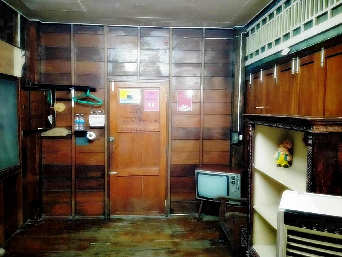 Ray Nu Guest House Phra Nakhon Si Ayutthaya Exterior photo